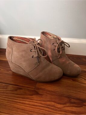 Toms wedge booties